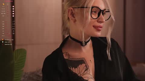 kinkylina_ online show from 02-28-25, 03:59