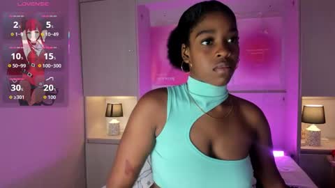 M A R A  online show from 11-11-25, 11:43