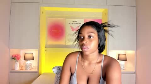 M A R A  online show from 11-19-25, 12:05