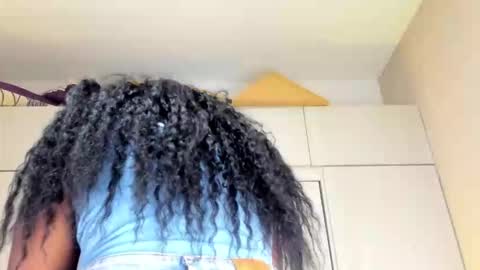 M A R A  online show from 11-21-25, 11:53