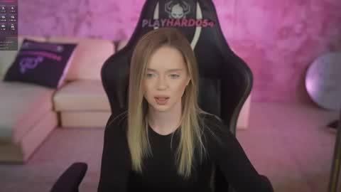 Sweet girls online show from 04-12-26, 07:57