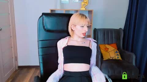 Kira online show from 04-28-26, 08:03