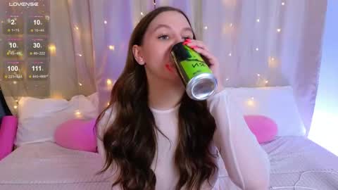 Kira Briis online show from 04-27-26, 06:17