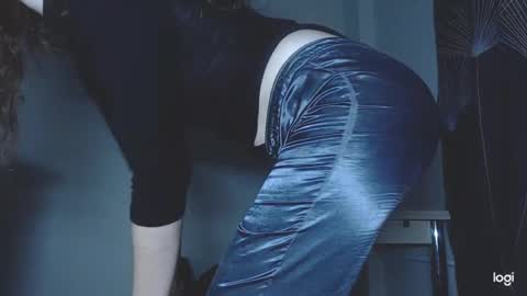 Snapshot of kira_foxy_ chatting on 02-13-25, 12:32 Kira online show from 02-13-25, 12:32