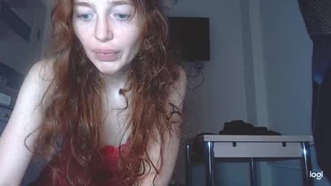 Snapshot of kira_foxy_ chatting on 03-11-25, 02:40 Kira online show from 03-11-25, 02:40