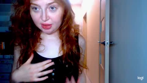 Snapshot of kira_foxy_ chatting on 11-24-25, 12:05 Kira online show from 11-24-25, 12:05