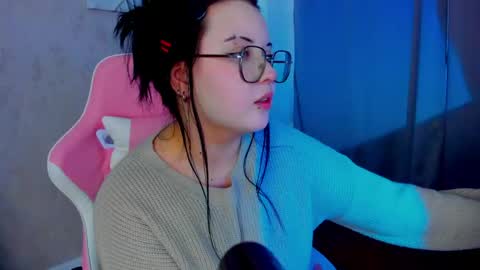 kira online show from 04-26-26, 09:18