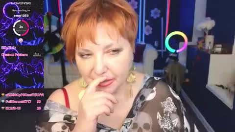 Kira Kennet online show from 10-27-25, 09:52