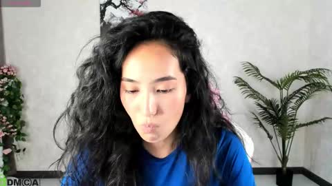 Aura online show from 09-12-25, 09:20