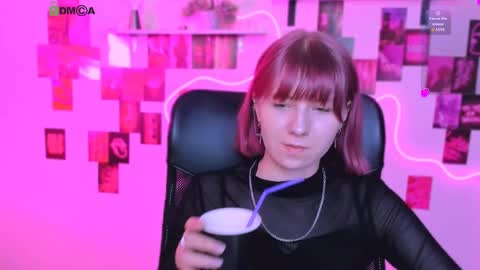 kira_melt online show from 04-22-26, 07:37