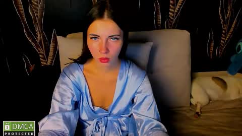 Kira  online show from 10-20-25, 06:52