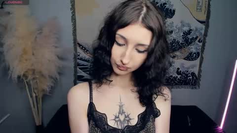 Kira online show from 12-20-25, 09:05