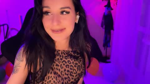 Kira online show from 10-16-25, 03:07