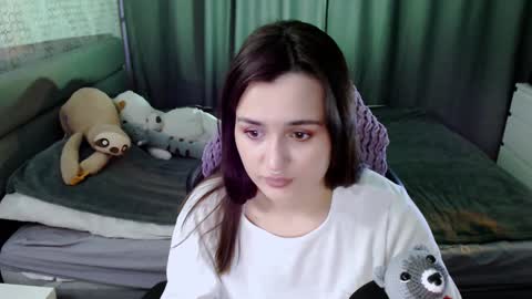 Kira  follow me  online show from 01-31-25, 01:12