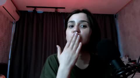 Kira  follow me  online show from 05-16-26, 01:13