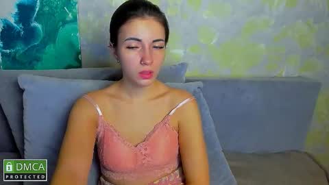 kiraa sunny online show from 11-16-25, 06:57