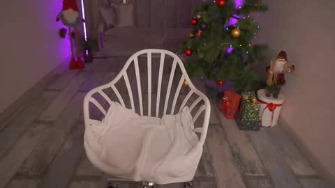 Snapshot of kiracandys chatting on 01-13-25, 11:38 Kira online show from 01-13-25, 11:38