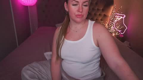 Snapshot of kiracandys chatting on 02-21-25, 10:04 Kira online show from 02-21-25, 10:04