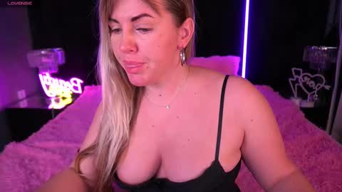 Snapshot of kiracandys chatting on 03-02-25, 04:17 Kira online show from 03-02-25, 04:17