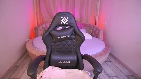 Snapshot of kiracandys chatting on 09-28-25, 10:48 Kira online show from 09-28-25, 10:48