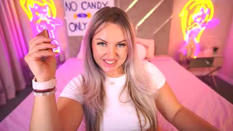 Snapshot of kiracandys chatting on 11-04-25, 10:53 Kira online show from 11-04-25, 10:53