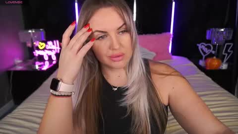 Snapshot of kiracandys chatting on 11-17-25, 08:58 Kira online show from 11-17-25, 08:58