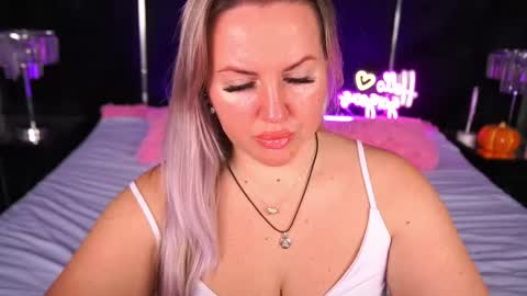 Snapshot of kiracandys chatting on 12-01-25, 09:42 Kira online show from 12-01-25, 09:42