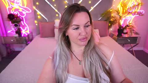 Kira online show from 04-26-26, 07:44