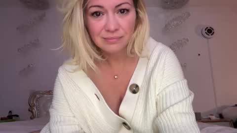 KiraDivine online show from 12-08-24, 04:28