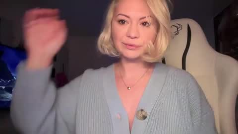 KiraDivine online show from 12-10-24, 01:00