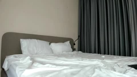 Snapshot of kiraempire chatting on 10-22-25, 02:50 love you online show from 10-22-25, 02:50