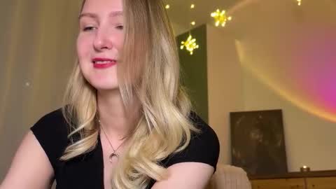 Snapshot of kirafatex chatting on 10-14-25, 03:46 KiraFatex online show from 10-14-25, 03:46