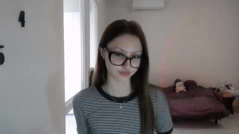 kirakittenn online show from 10-18-25, 08:37