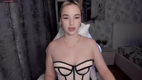 Snapshot of kirakrox chatting on 10-13-25, 06:41 kirakrox online show from 10-13-25, 06:41