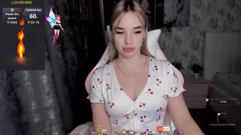 Snapshot of kirakrox chatting on 10-17-25, 08:33 kirakrox online show from 10-17-25, 08:33