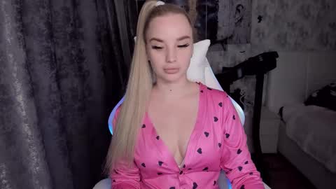 Snapshot of kirakrox chatting on 11-11-25, 06:52 kirakrox online show from 11-11-25, 06:52