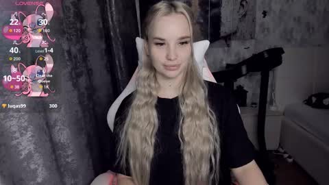 Snapshot of kirakrox chatting on 11-18-25, 08:35 kirakrox online show from 11-18-25, 08:35