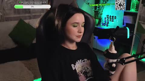 Snapshot of kiralilime chatting on 10-16-25, 10:11 Kira online show from 10-16-25, 10:11