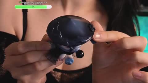 Snapshot of kiralilime chatting on 10-25-25, 11:32 Kira online show from 10-25-25, 11:32