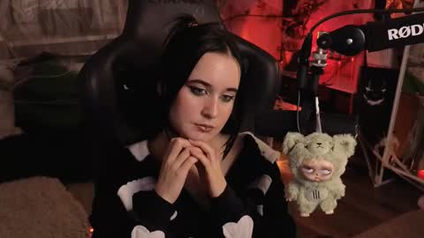 Snapshot of kiralilime chatting on 11-02-25, 01:19 Kira online show from 11-02-25, 01:19