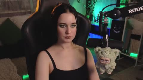 Snapshot of kiralilime chatting on 11-06-25, 02:01 Kira online show from 11-06-25, 02:01