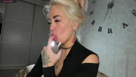 Snapshot of kiramagnolia chatting on 05-24-26, 11:48 Kira online show from 05-24-26, 11:48
