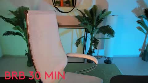 Snapshot of kiramontoyaa chatting on 03-11-25, 11:26 Kira online show from 03-11-25, 11:26