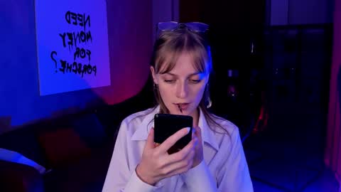 Snapshot of kiramontoyaa chatting on 09-17-25, 08:32 Kira online show from 09-17-25, 08:32