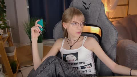 Kira online show from 04-09-26, 11:54