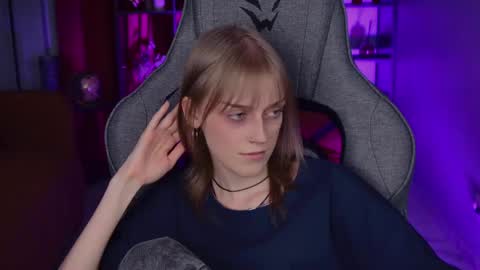 Kira online show from 04-25-26, 11:35