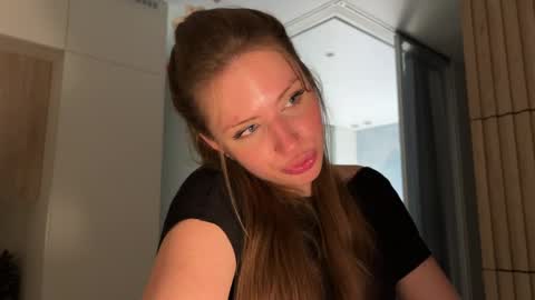 Kira online show from 04-30-26, 08:57