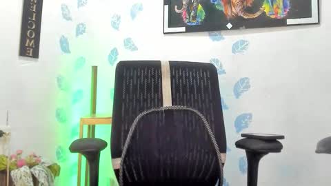 kiran_01 online show from 10-24-25, 10:39