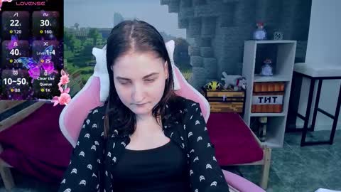 Snapshot of kiraparker chatting on 03-07-26, 06:27 KiraParker online show from 03-07-26, 06:27