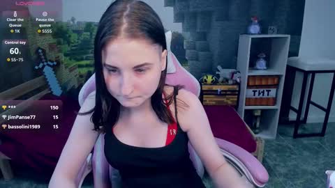 Snapshot of kiraparker chatting on 03-08-26, 02:04 KiraParker online show from 03-08-26, 02:04